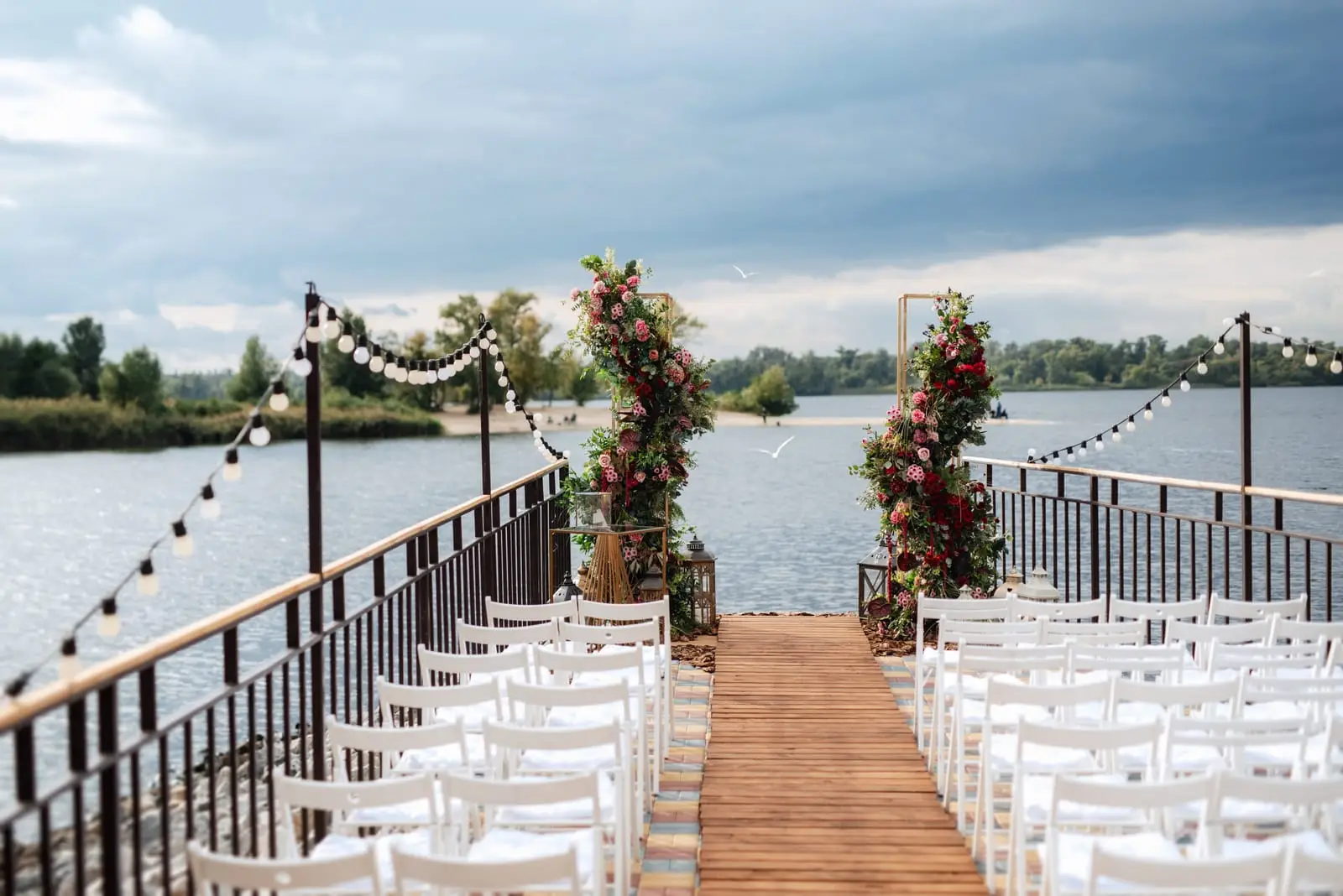 82996256 wedding ceremony area